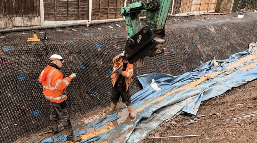 Strojní instalace zemních kotev